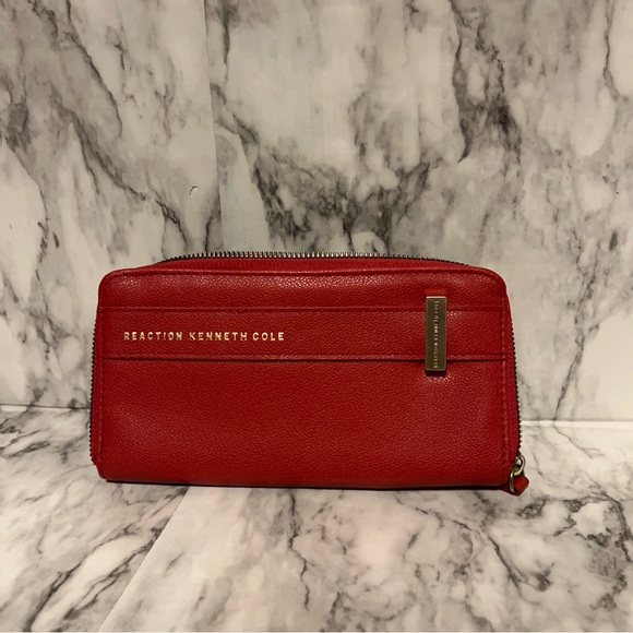 Kenneth Cole Reaction Wallet Red - Picture 1 of 6